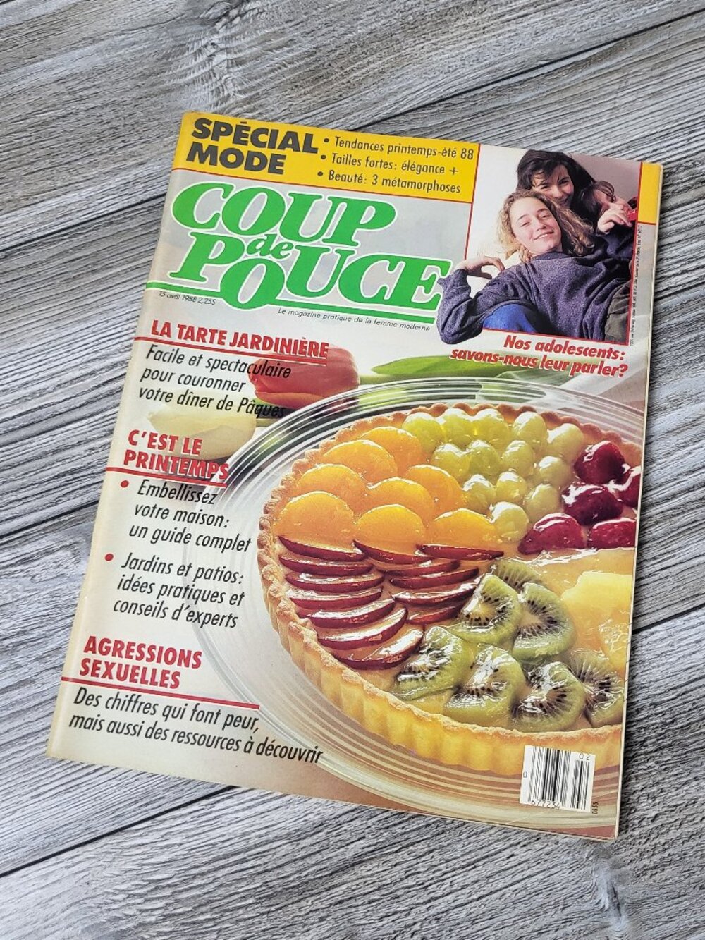 Vintage Magazine Coup de Pouce April 1988 Retro Quebec Fashion Recipes